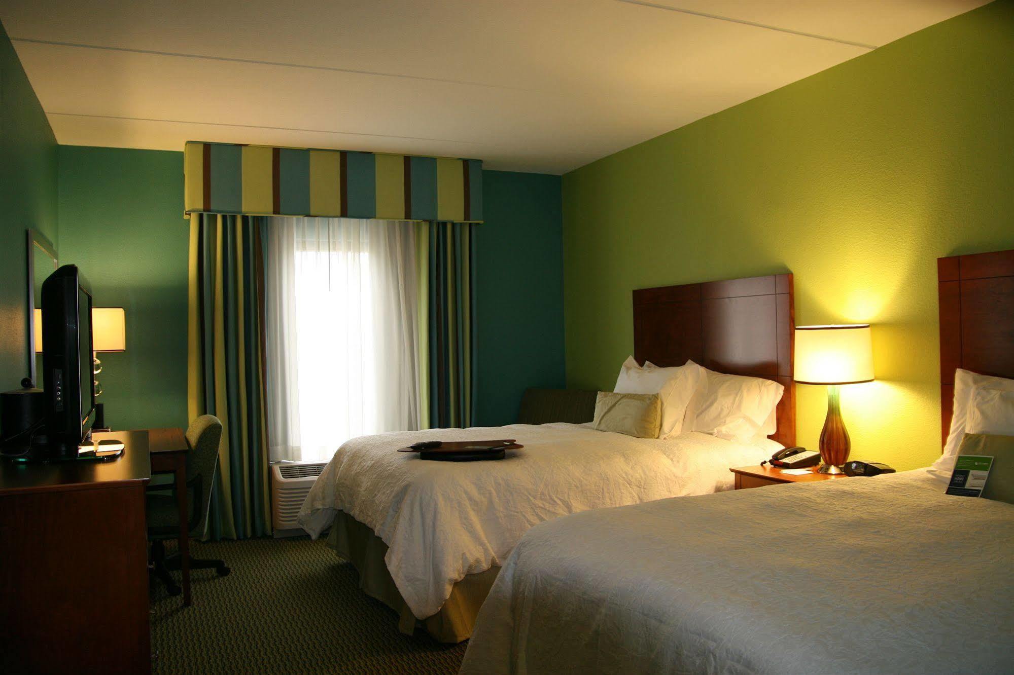 فندق Bermuda Runفي  هامبتون إن بيرمودا ران/أدفانس آي 40، نورث كارولينا الغرفة الصورة